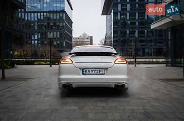 Фастбек Porsche Panamera 2011 в Києві