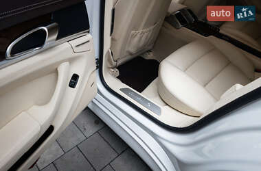 Фастбек Porsche Panamera 2011 в Києві