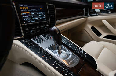 Фастбек Porsche Panamera 2011 в Києві