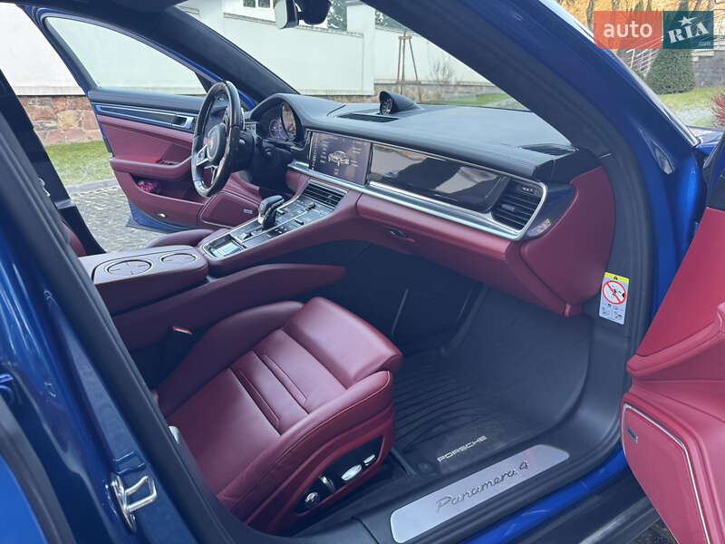 Фастбек Porsche Panamera 2018 в Тернополі