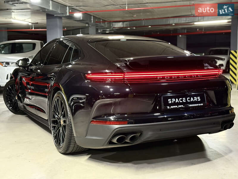 Фастбэк Porsche Panamera 2023 в Киеве