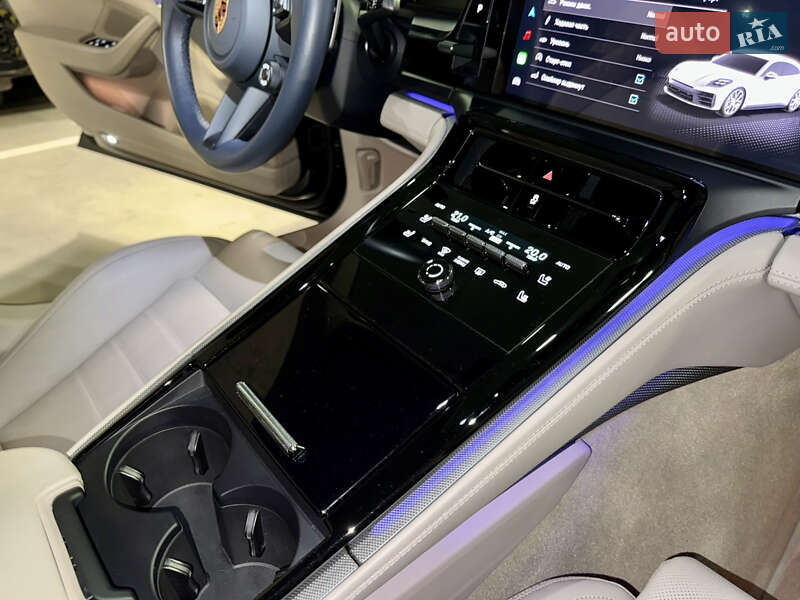 Фастбэк Porsche Panamera 2023 в Киеве