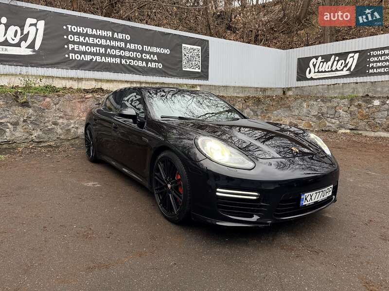 Фастбек Porsche Panamera 2016 в Києві