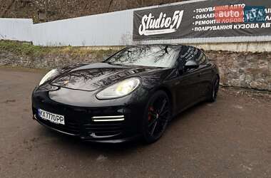 Фастбек Porsche Panamera 2016 в Києві
