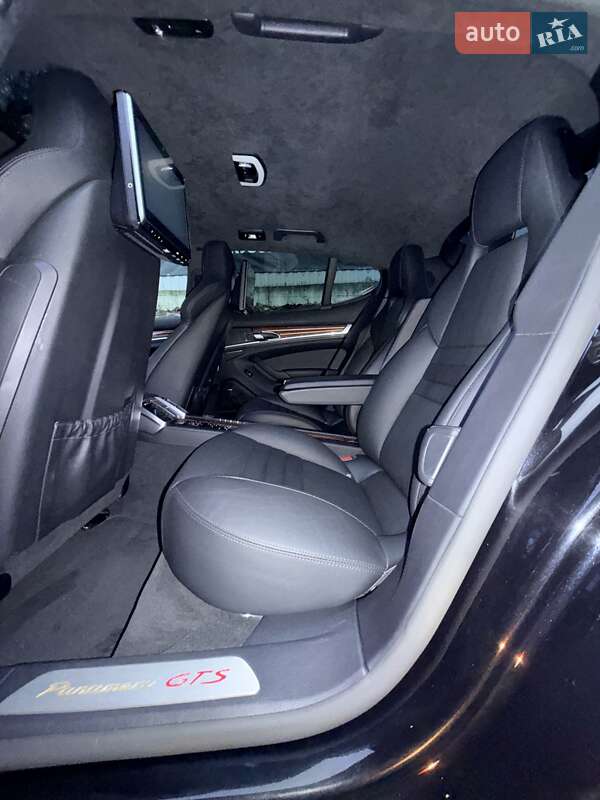 Фастбек Porsche Panamera 2016 в Києві