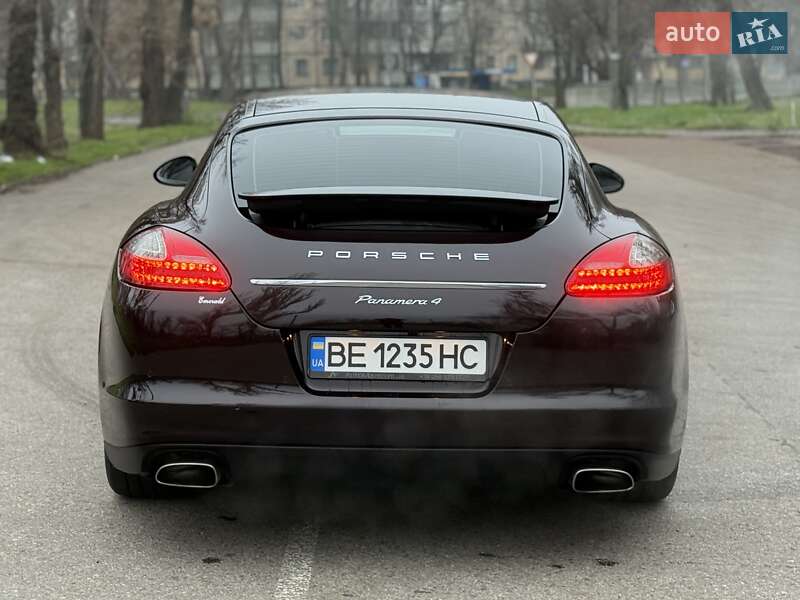 Фастбэк Porsche Panamera 2012 в Кривом Роге фото 7 Фастбэк Porsche Panamera 2012 в Кривом Роге