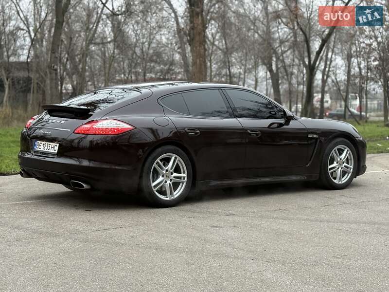 Фастбэк Porsche Panamera 2012 в Кривом Роге фото 11 Фастбэк Porsche Panamera 2012 в Кривом Роге