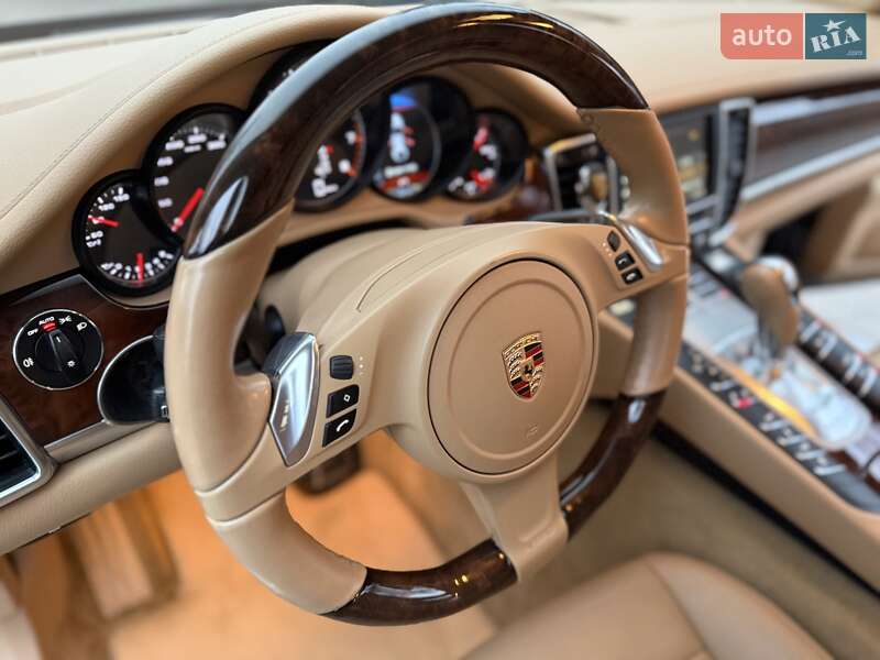 Фастбэк Porsche Panamera 2012 в Кривом Роге фото 33 Фастбэк Porsche Panamera 2012 в Кривом Роге