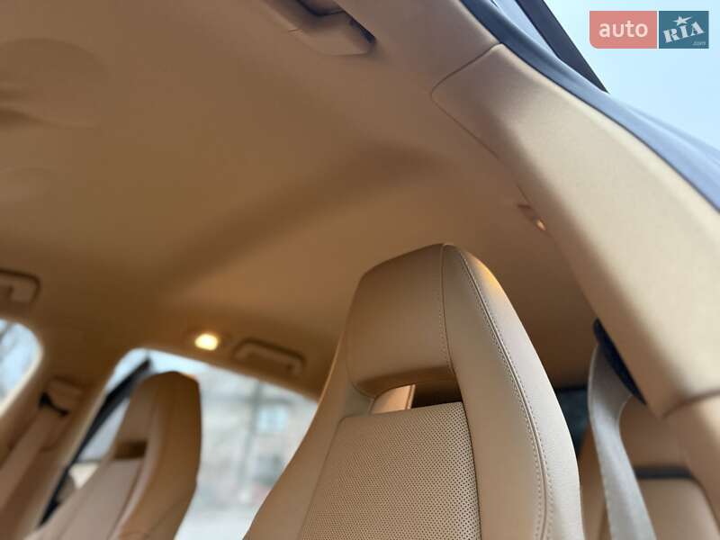 Фастбэк Porsche Panamera 2012 в Кривом Роге фото 40 Фастбэк Porsche Panamera 2012 в Кривом Роге