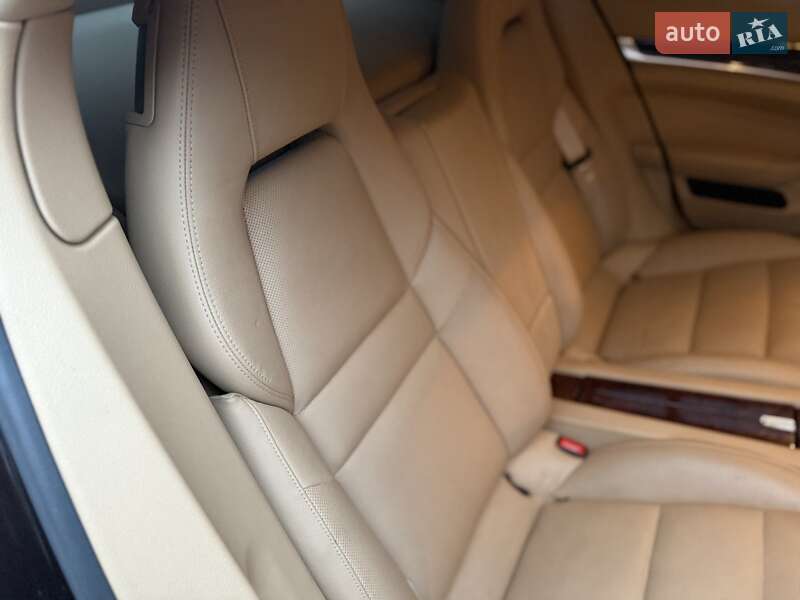 Фастбэк Porsche Panamera 2012 в Кривом Роге фото 51 Фастбэк Porsche Panamera 2012 в Кривом Роге