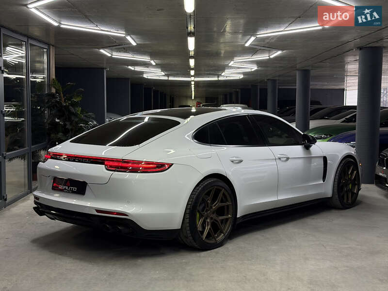 Фастбек Porsche Panamera 2017 в Одесі