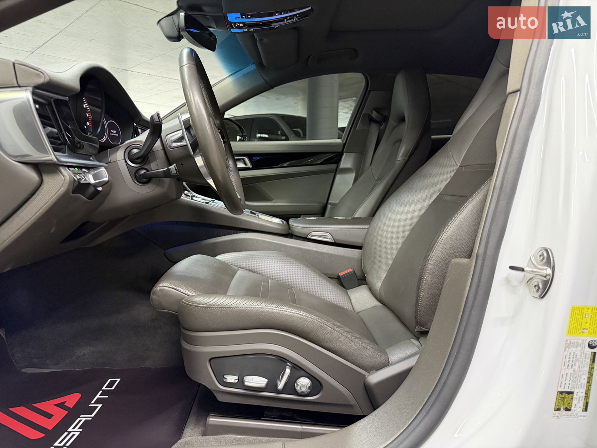 2017 Porsche Panamera - мініатюра 20