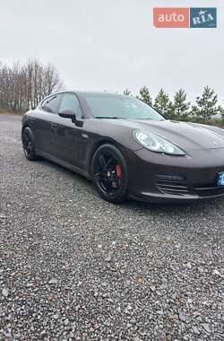 Фастбэк Porsche Panamera 2010 в Виннице