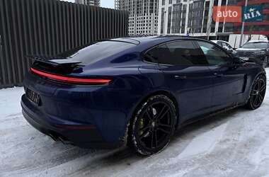 Фастбэк Porsche Panamera 2024 в Киеве