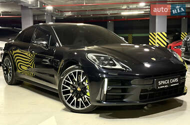 Фастбэк Porsche Panamera 2024 в Киеве