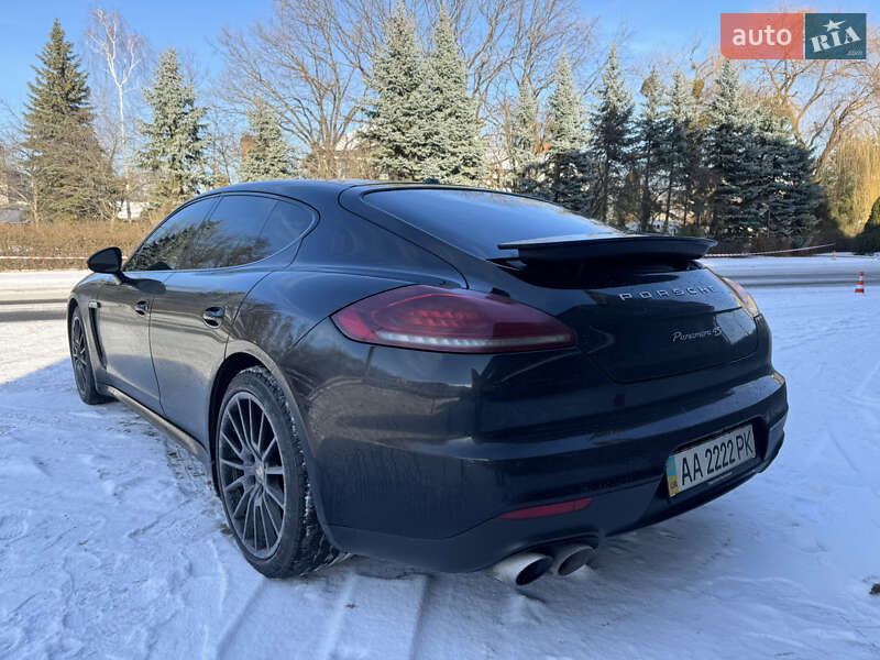 Фастбэк Porsche Panamera 2013 в Киеве