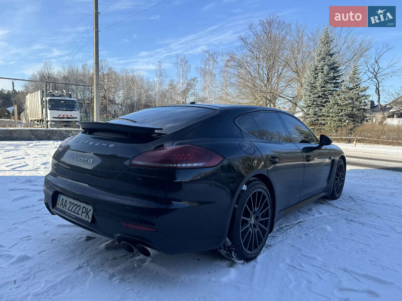 Фастбэк Porsche Panamera 2013 в Киеве
