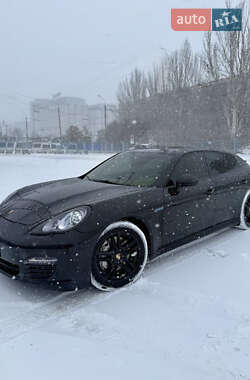 Фастбек Porsche Panamera 2010 в Дніпрі