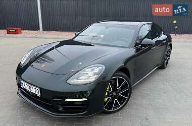 Фастбэк Porsche Panamera 2018 в Киеве