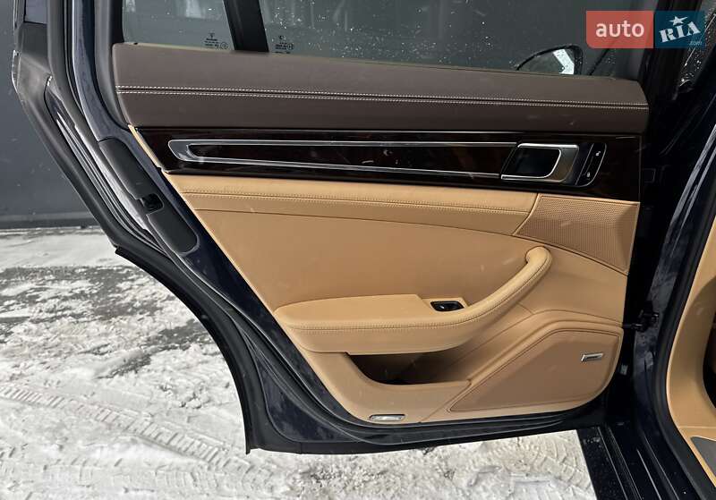 Фастбэк Porsche Panamera 2017 в Киеве фото 42 Фастбэк Porsche Panamera 2017 в Киеве