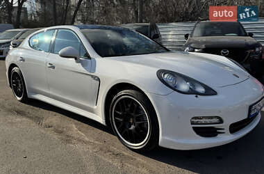 Фастбэк Porsche Panamera 2012 в Одессе