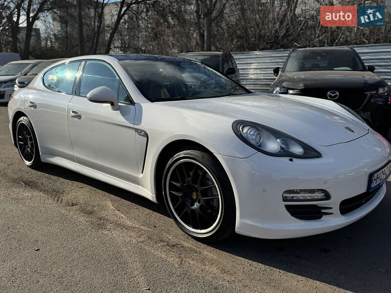 Porsche Panamera 2012