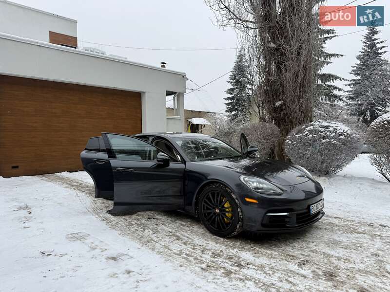 Фастбэк Porsche Panamera 2017 в Киеве фото 29 Фастбэк Porsche Panamera 2017 в Киеве