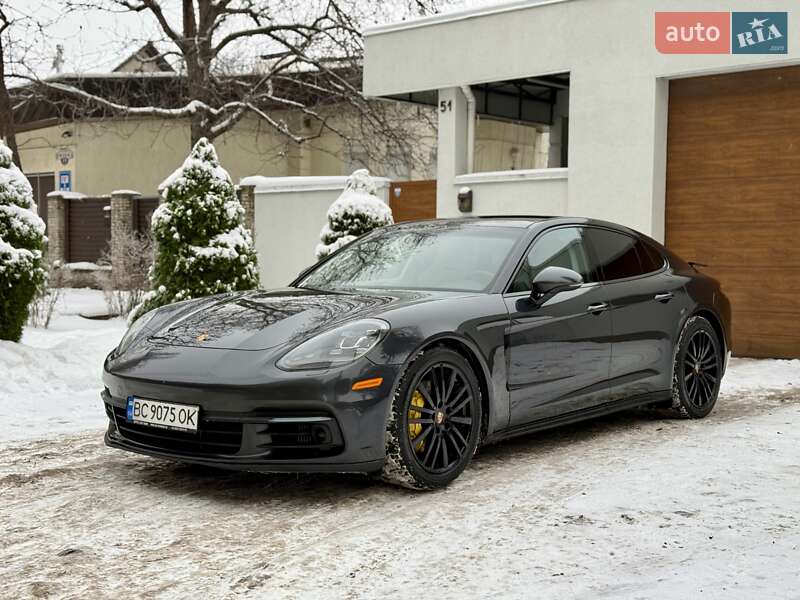 Фастбэк Porsche Panamera 2017 в Киеве фото 74 Фастбэк Porsche Panamera 2017 в Киеве