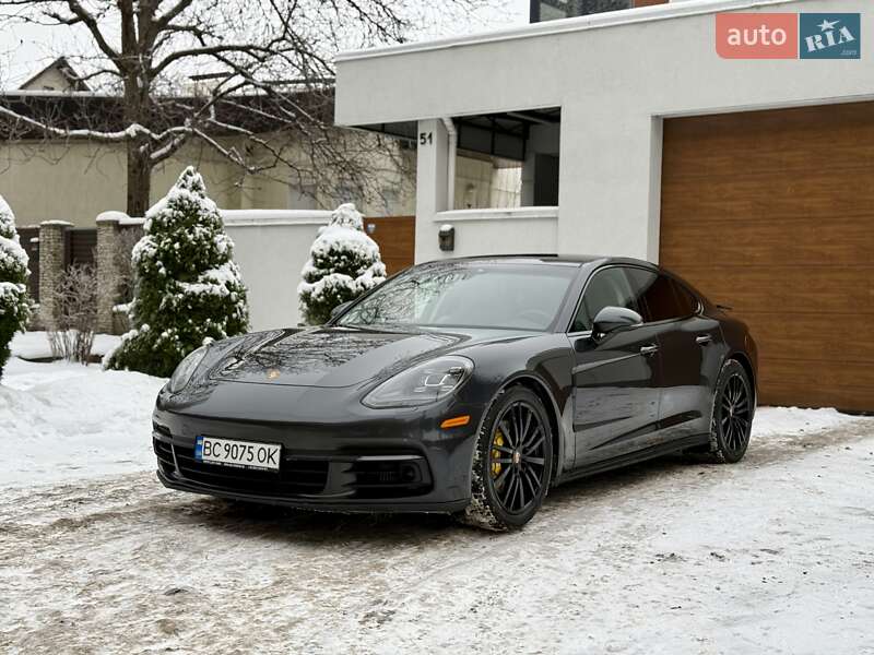 Фастбэк Porsche Panamera 2017 в Киеве фото 75 Фастбэк Porsche Panamera 2017 в Киеве