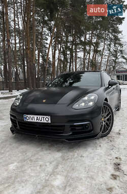 Фастбэк Porsche Panamera 2017 в Киеве