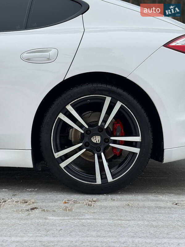 Фастбэк Porsche Panamera 2010 в Киеве