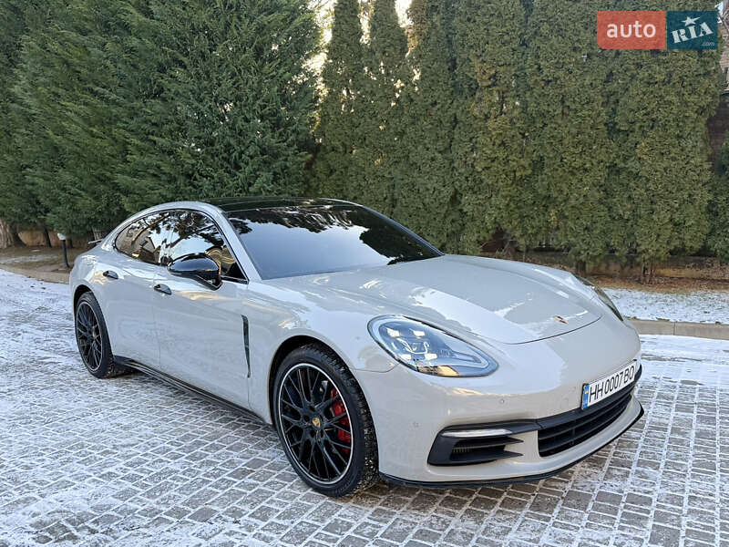Фастбэк Porsche Panamera 2017 в Одессе
