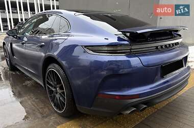 Фастбэк Porsche Panamera 2024 в Киеве