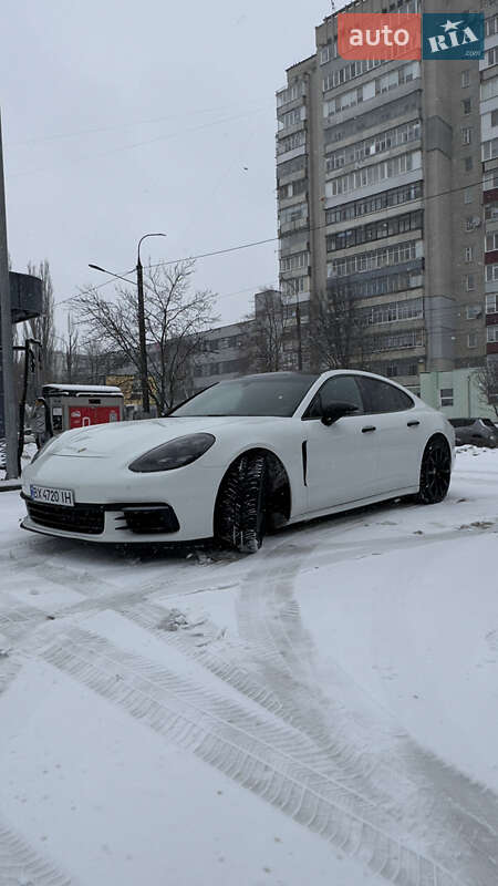 Фастбэк Porsche Panamera 2019 в Хмельницком