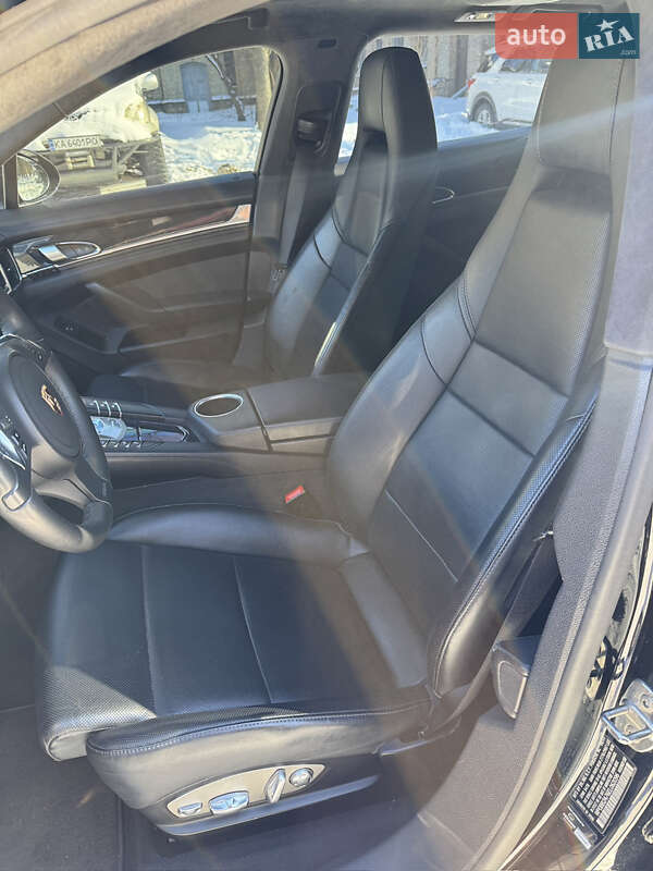 Фастбэк Porsche Panamera 2013 в Киеве