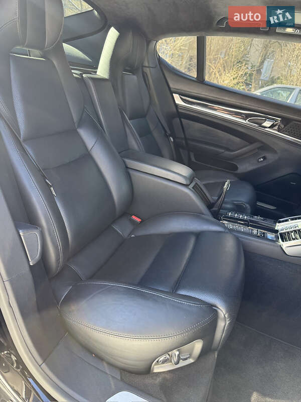 Фастбэк Porsche Panamera 2013 в Киеве