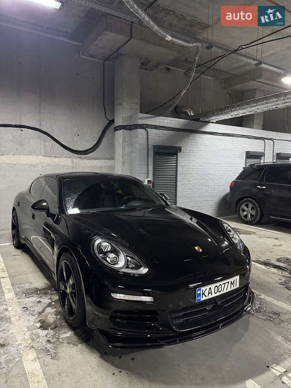 Фастбэк Porsche Panamera 2013 в Киеве