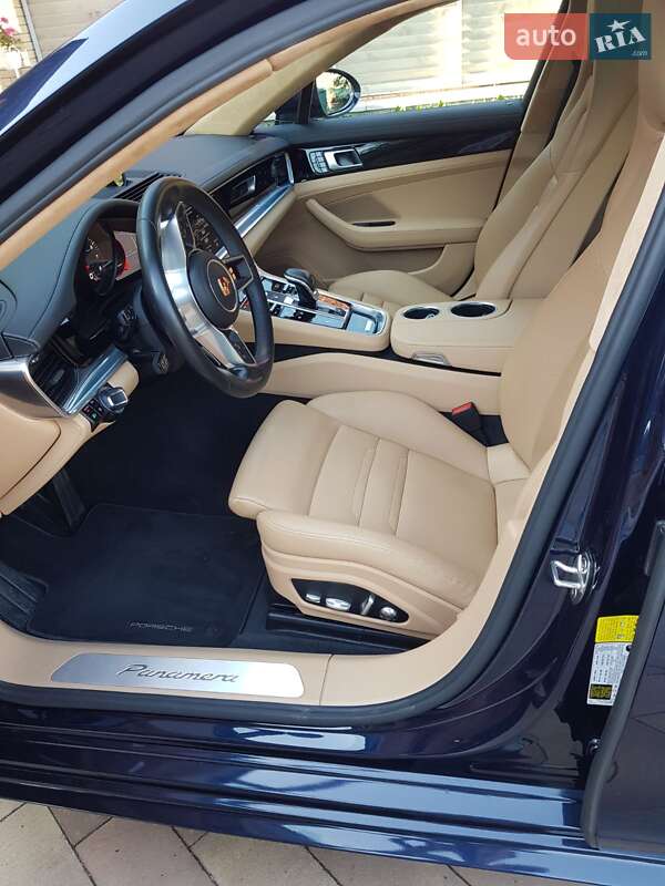 Фастбэк Porsche Panamera 2017 в Киеве