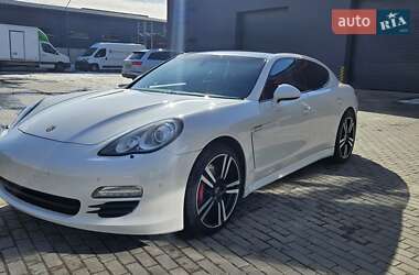 Фастбэк Porsche Panamera 2012 в Буче