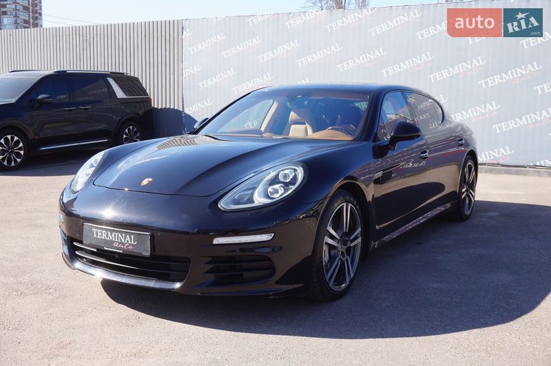 Фастбэк Porsche Panamera 2013 в Одессе
