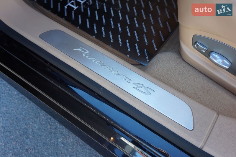 Фастбэк Porsche Panamera 2013 в Одессе