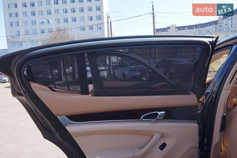 Фастбэк Porsche Panamera 2013 в Одессе