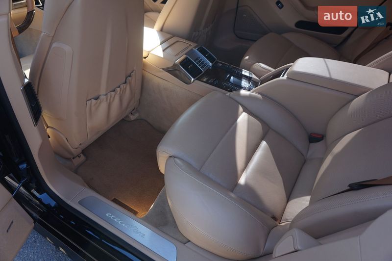 Фастбэк Porsche Panamera 2013 в Одессе