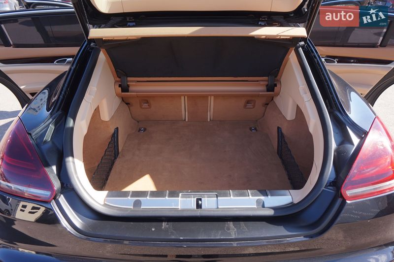 Фастбэк Porsche Panamera 2013 в Одессе