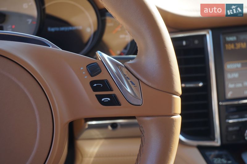 Фастбэк Porsche Panamera 2013 в Одессе