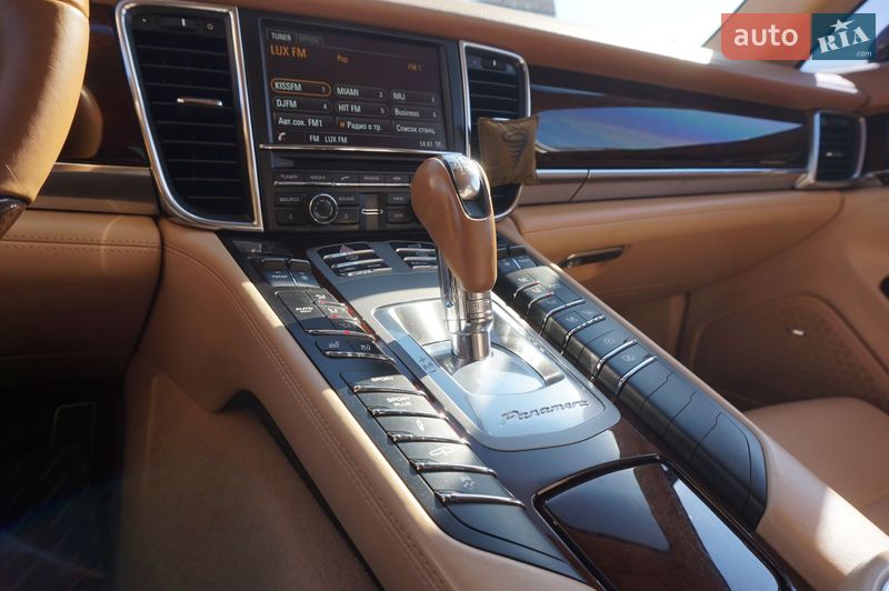 Фастбэк Porsche Panamera 2013 в Одессе