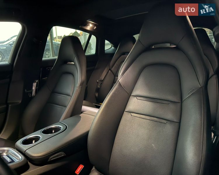 Фастбэк Porsche Panamera 2018 в Одессе