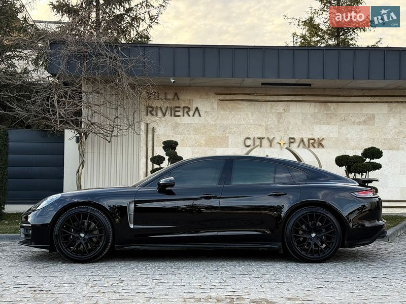 Фастбэк Porsche Panamera 2022 в Львове