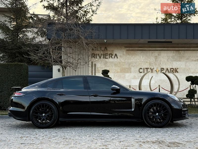 Фастбэк Porsche Panamera 2022 в Львове