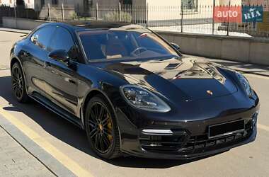 Фастбэк Porsche Panamera 2017 в Киеве